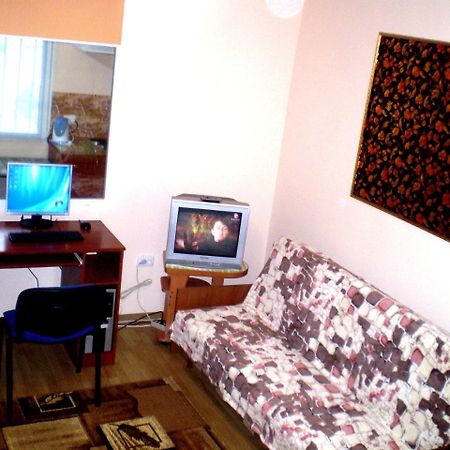 1 Ком Квартира 1 Этаж 3 Дивана, Wi-Fi, Центр Города, Садовая-Чкалова "Сильпо" И "Атб" Отдельный Дом 2 Этажа Mykolajiw Exterior foto